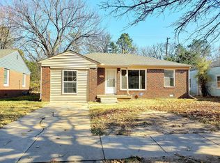 1752 N Old Manor Rd, Wichita, KS 67208