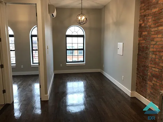 Rented by EXR | media 2