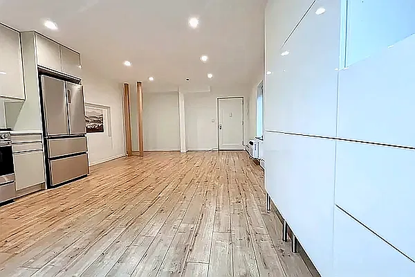 Living room, photo 2
