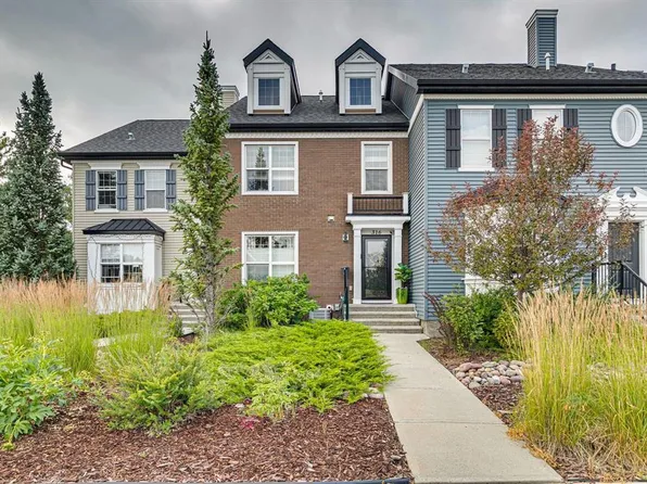 316 N Chaparral Valley Sq SE, Calgary, AB T2X 0T5