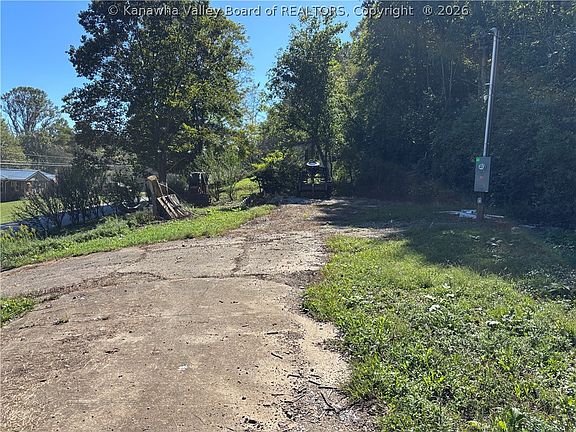 5th image of 1295 Heizer Creek Rd