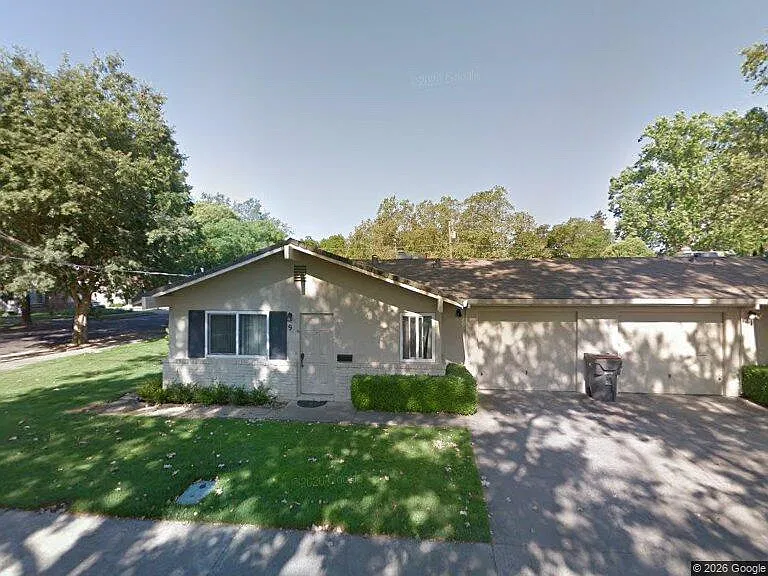 2 bed, 880 sqft, $2,000 — Photo 2