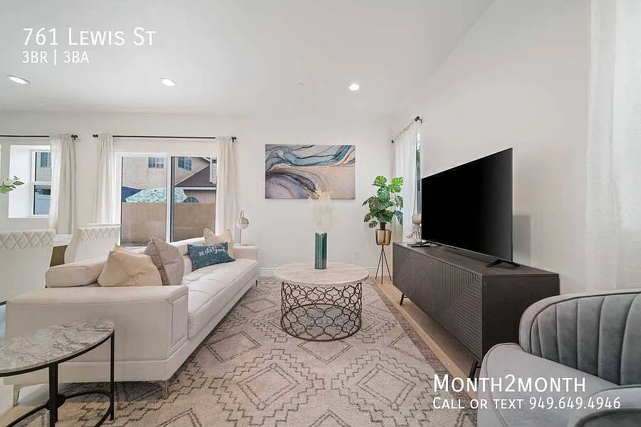 Sunset Stay on Lewis St — Photo 3