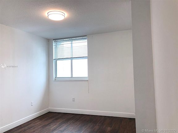 5th image of 1250 S Miami Ave #3204