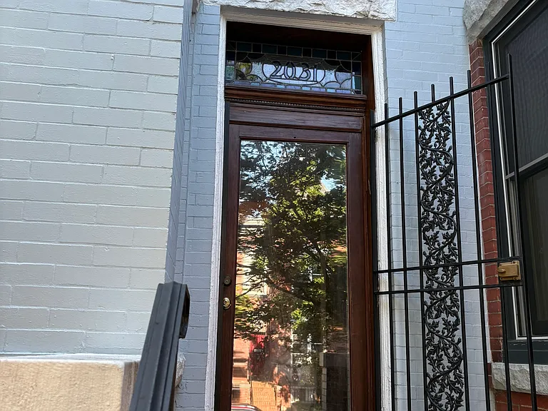 2031 Flagler Pl NW — Photo 2