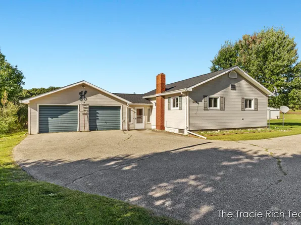 656 Twenty Mile Rd, Barryton, MI 49305
