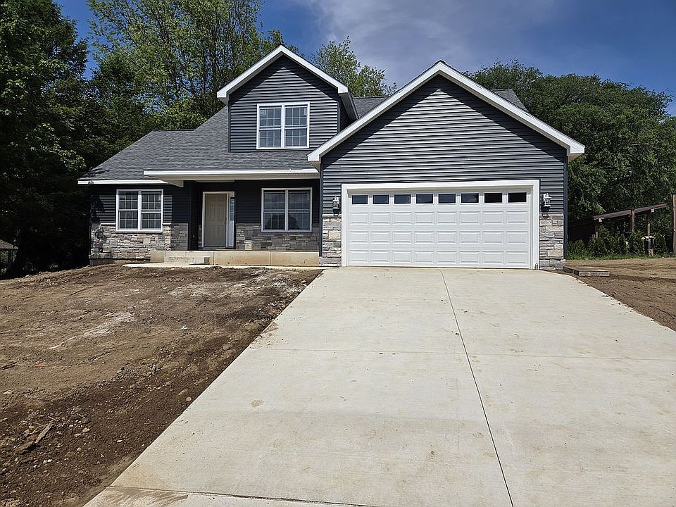 1st image of 55822 Nature View Dr