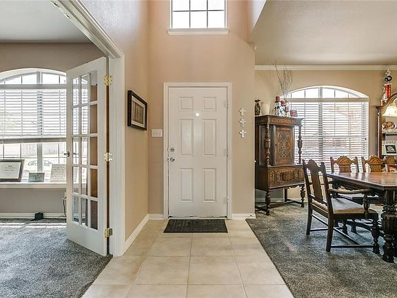 3rd image of 1024 Fair Oaks Dr