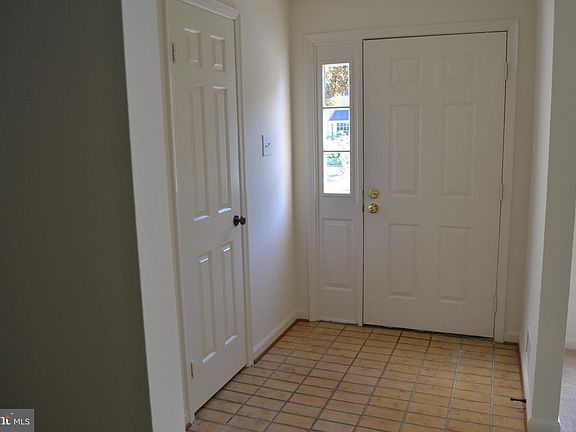 5th image of 7128 Lake Cove Dr