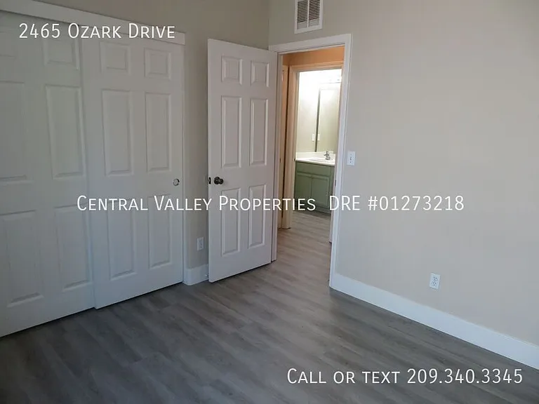 2465 Ozark Dr — Photo 6