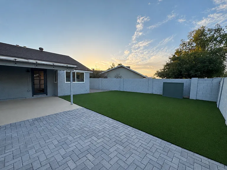 1618 W Brooks St — Photo 21