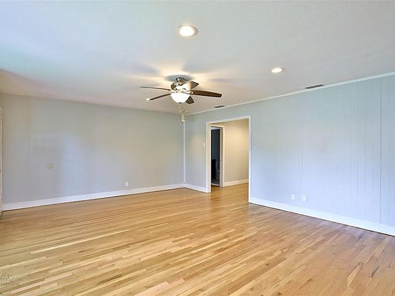 5th image of 725 N 11th St