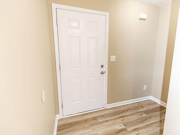 5th image of 317 Faulconer Dr