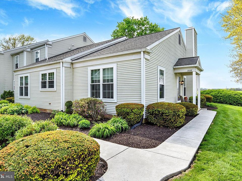 1st image of 2228 Wexford Rd