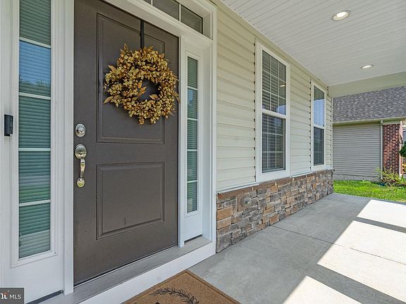 3rd image of 8400 Cedar Chase Dr