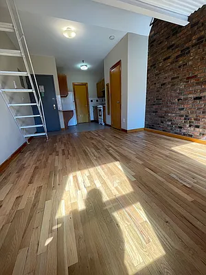 Rented by Peter Meskouris LREB | media 20