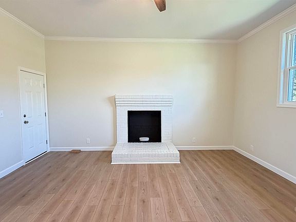 4th image of 108 N Jones Ave
