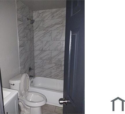 5th image of 2 SW 42nd St #B