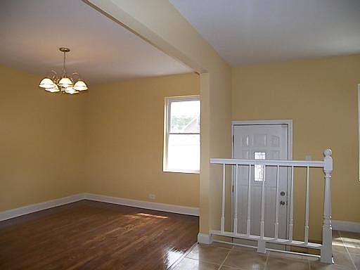 4th image of 10533 S Peoria St