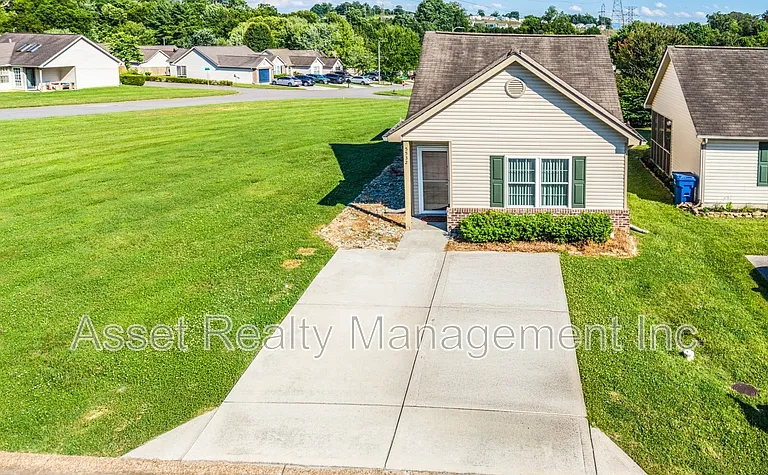 5532 Libby Way — Photo 4