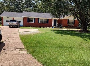 1229 N Columbus Ave, Louisville, MS 39339