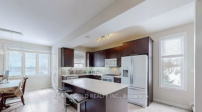 997 West Village Sq — Photo 10