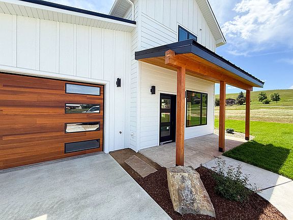 4th image of 491 Roundhouse Rd