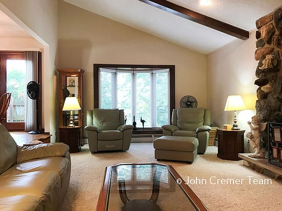 5th image of 759 Hampton Ct NW