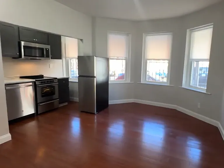 73 S Huntington Ave #2U — Photo 1