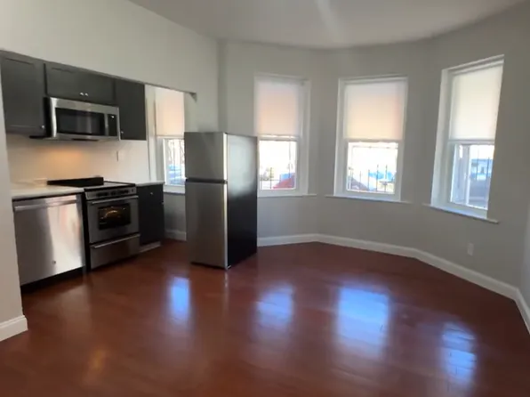 73 S Huntington Ave #2U, Jamaica Plain, MA 02130