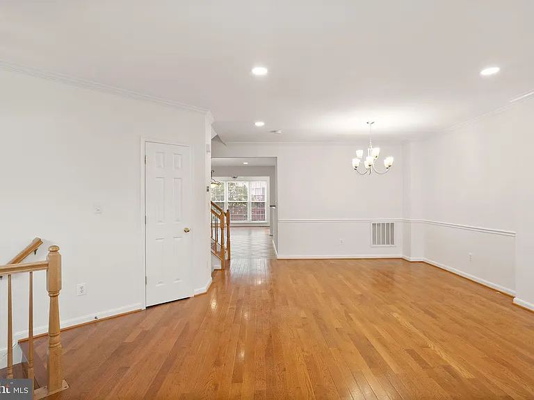 42685 Rolling Rock Sq — Photo 4