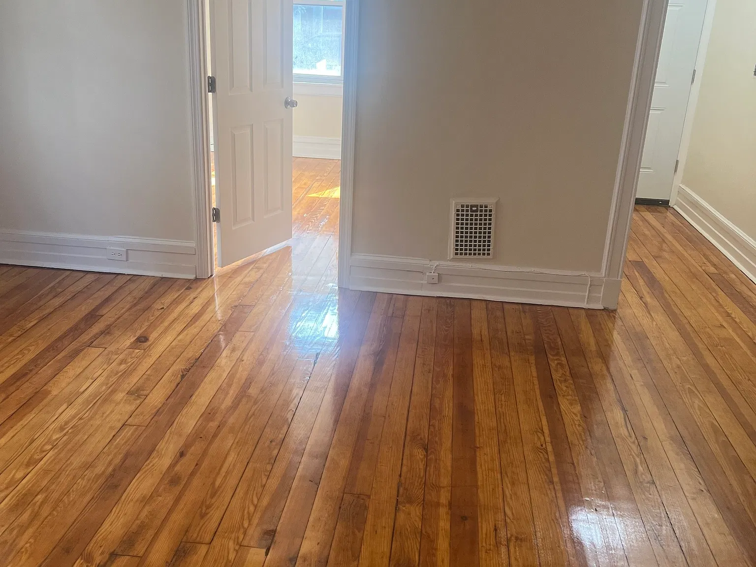 2 bed, 1.0 bath, 1712 sqft, $1,700 — Photo 3