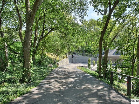 2nd image of 296 Skyline Dr