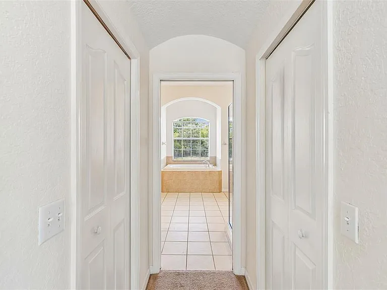37 Greenpark Blvd — Photo 34