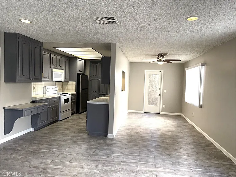 3901 Green Ave — Photo 11