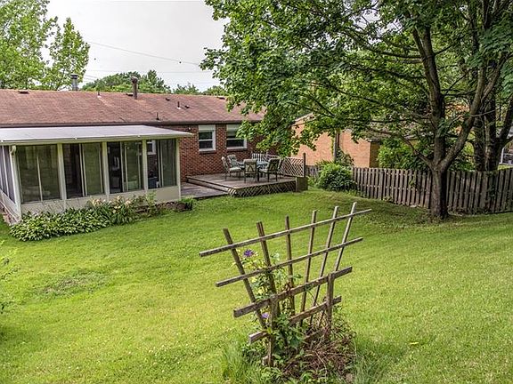 4th image of 107 Old Barn Dr