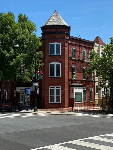 1601 6th St NW #203 Photo 1