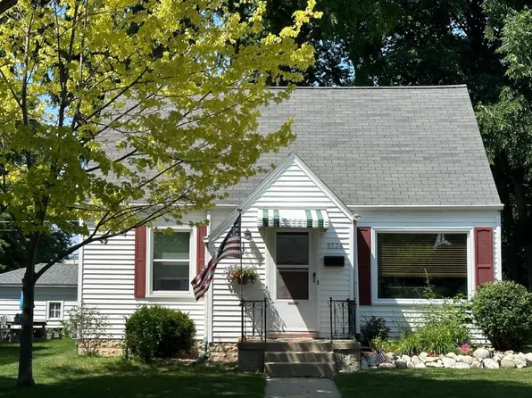 8526 West Hayes AVENUE, West Allis, WI 53227