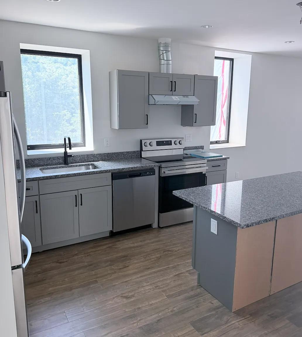 1 bed, 800 sqft, $1,900 — Photo 1