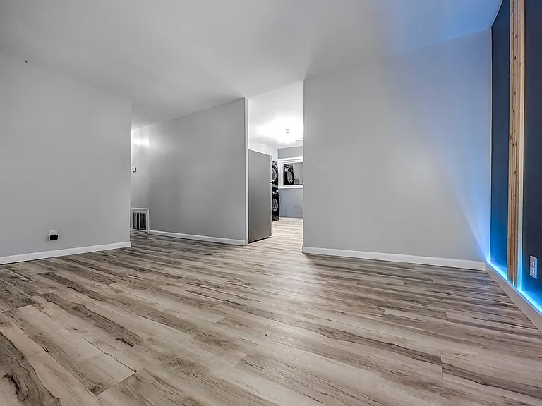 1803 Putnam St — Photo 9