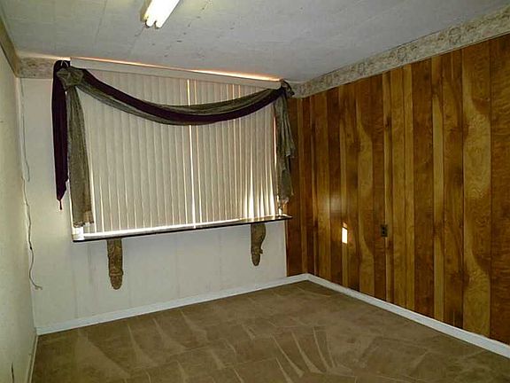 4th image of 1602 Duss Ave