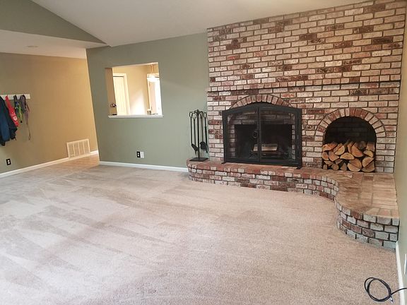 2nd image of 1480 Erin Ct