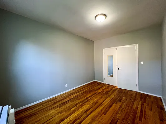 Rented by Realty 2000 Corp | media 17