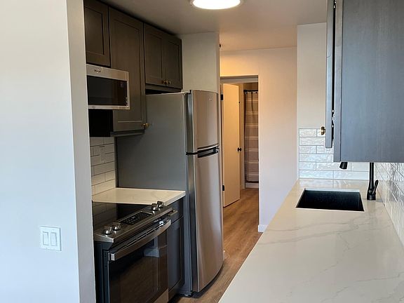 5th image of 2714 Fairview Ave E APT 304