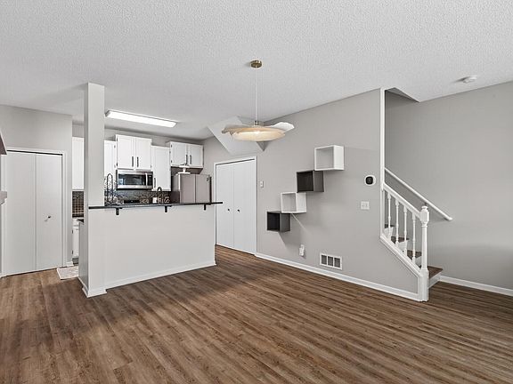 5th image of 14194 Plymouth Ave