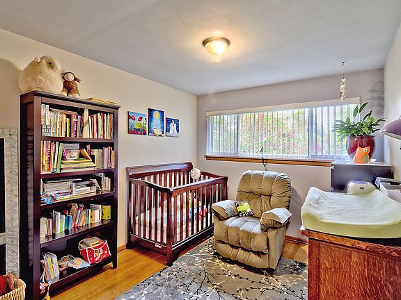 4th image of 803 5th St NE