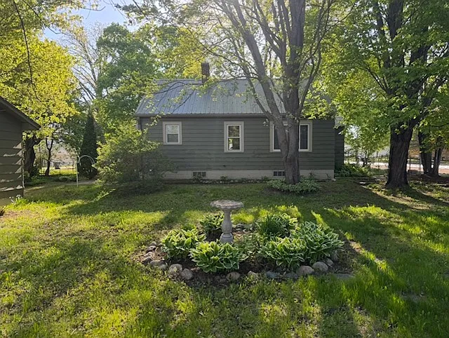 3 bed, 1200 sqft, $1,700 — Photo 4