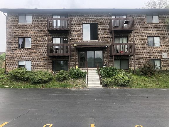 3rd image of 8238 Woodland Dr APT A