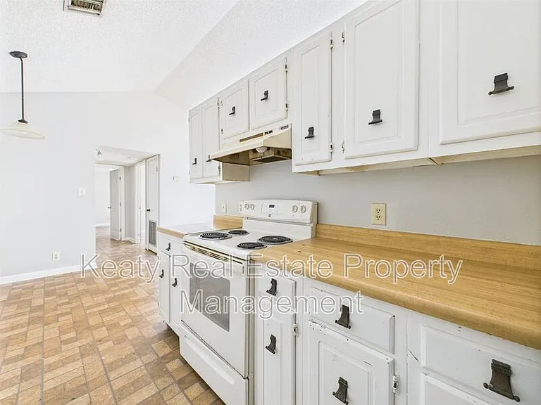 513 Fox Run Ave #1 — Photo 21