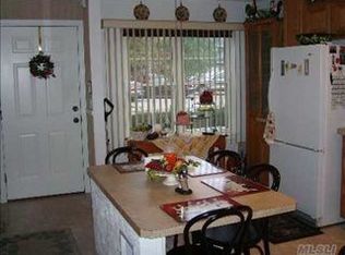 23 Goldenwood Cir, Central Islip, NY 11722